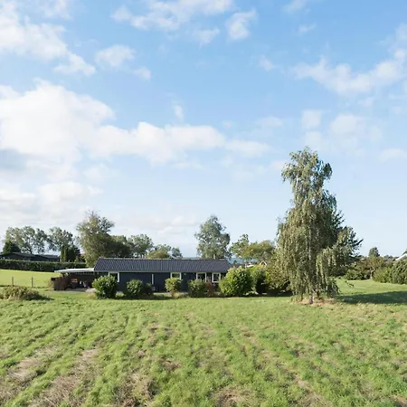 3 Bedroom Gorgeous In Сasa de vacaciones Bogø By